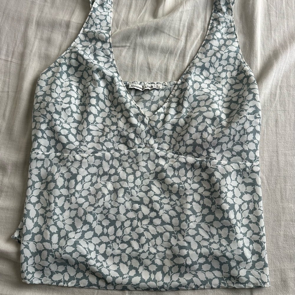 Abercrombie & Fitch Gray/Blueish and White Patterned Blouse